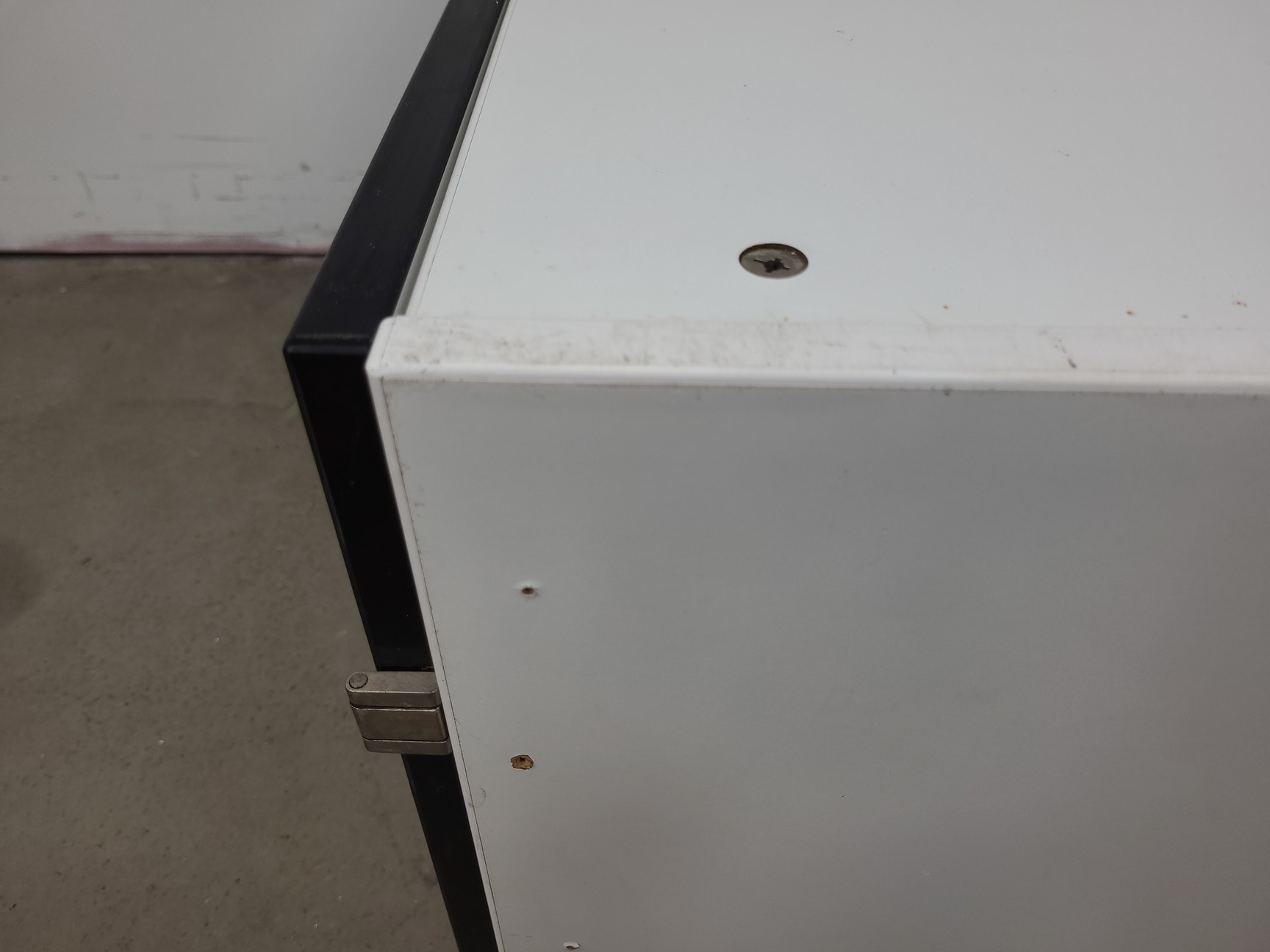 Image of 8 x Wall Mounted Double Door Laboratory Cupboards  L 100cm x W 34cm x H 60cm Lab