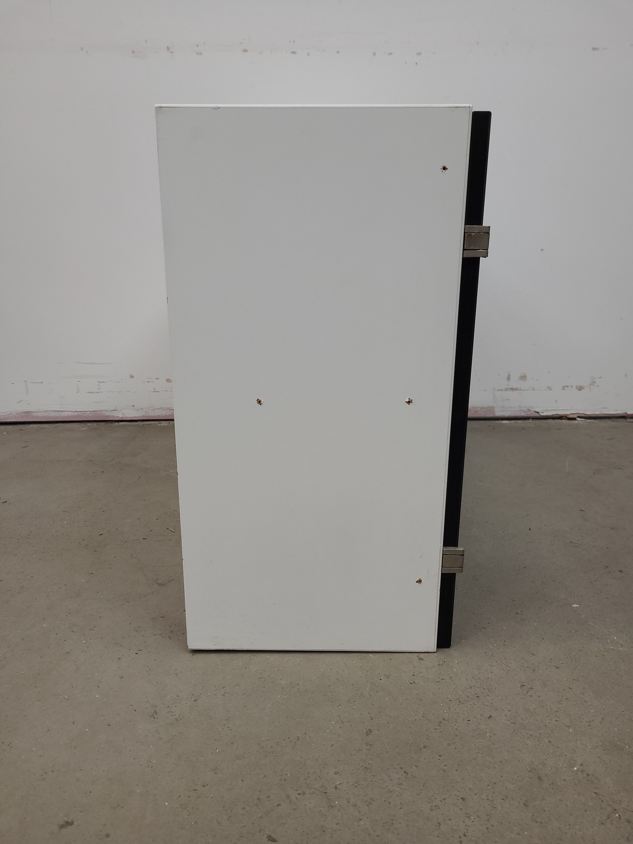 Image of 8 x Wall Mounted Double Door Laboratory Cupboards  L 100cm x W 34cm x H 60cm Lab