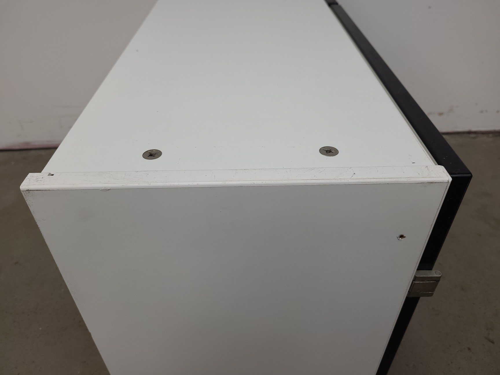 Image of 8 x Wall Mounted Double Door Laboratory Cupboards  L 100cm x W 34cm x H 60cm Lab