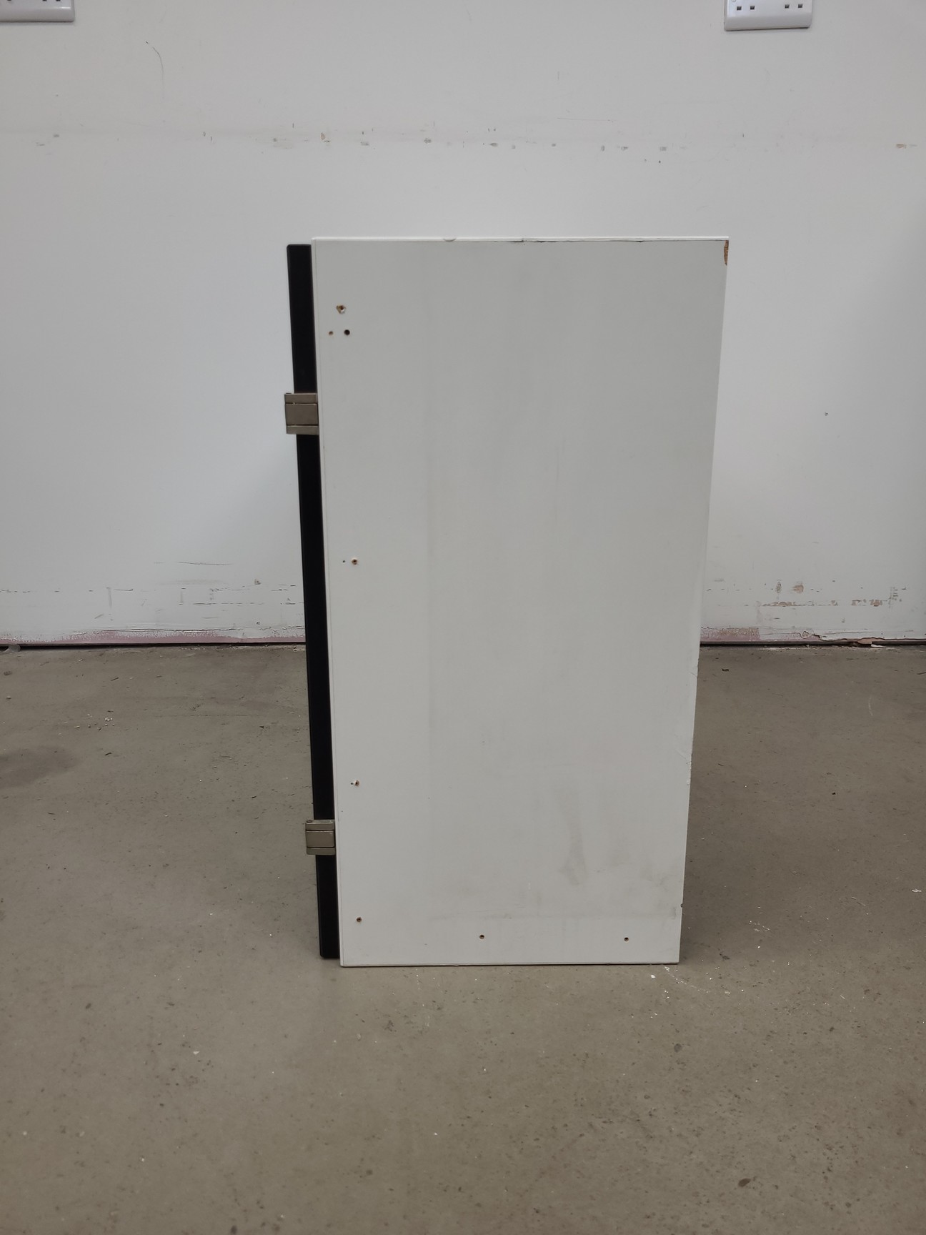 Image of 8 x Wall Mounted Double Door Laboratory Cupboards  L 100cm x W 34cm x H 60cm Lab