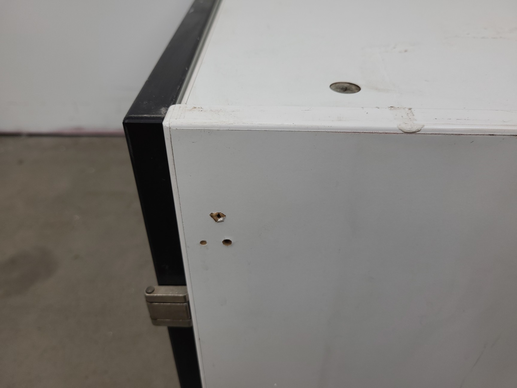 Image of 8 x Wall Mounted Double Door Laboratory Cupboards  L 100cm x W 34cm x H 60cm Lab
