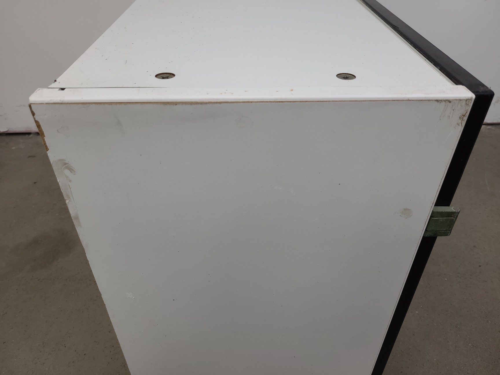 Image of 8 x Wall Mounted Double Door Laboratory Cupboards  L 100cm x W 34cm x H 60cm Lab