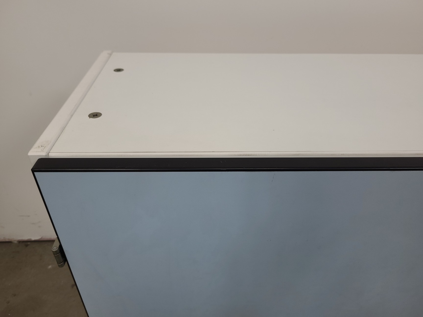 Image of 8 x Wall Mounted Double Door Laboratory Cupboards  L 100cm x W 34cm x H 60cm Lab