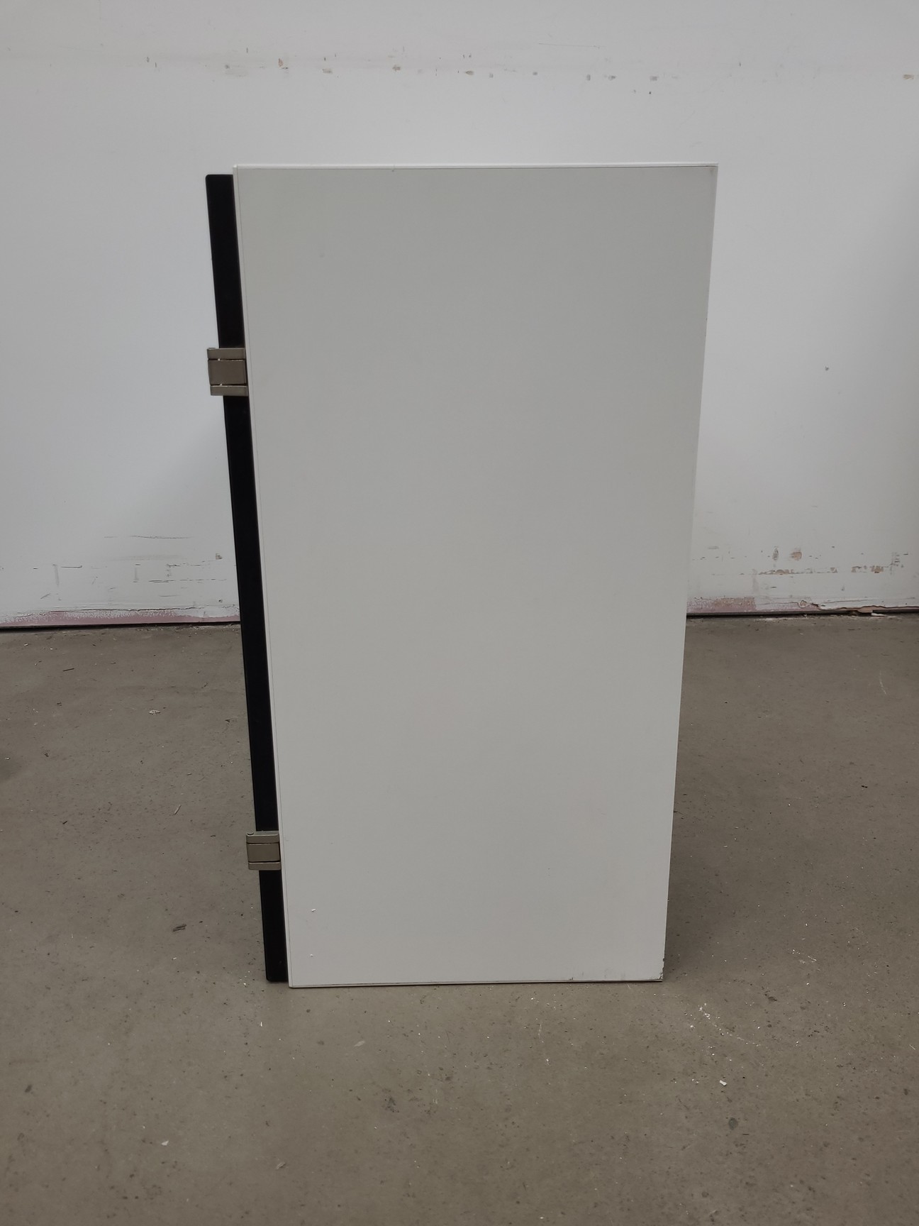 Image of 8 x Wall Mounted Double Door Laboratory Cupboards  L 100cm x W 34cm x H 60cm Lab