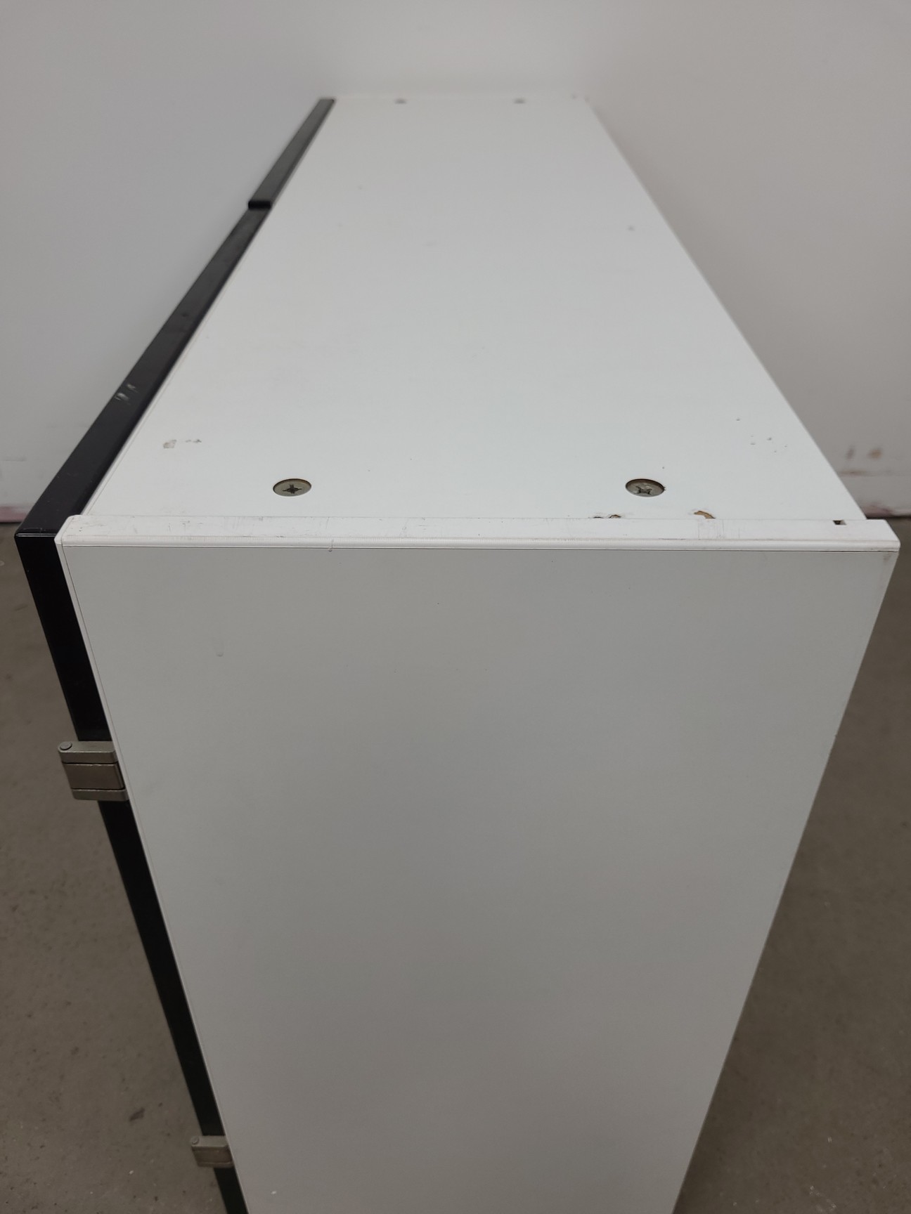 Image of 8 x Wall Mounted Double Door Laboratory Cupboards  L 100cm x W 34cm x H 60cm Lab