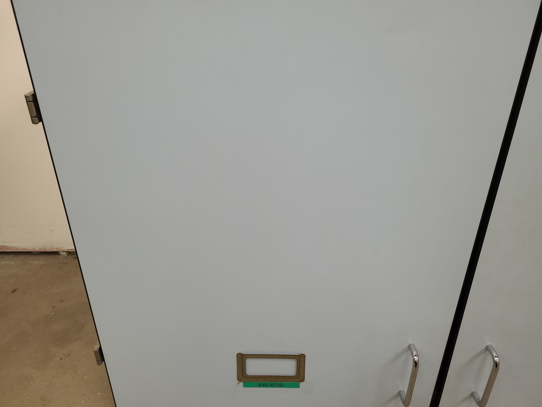 Image of 8 x Wall Mounted Double Door Laboratory Cupboards  L 100cm x W 34cm x H 60cm Lab