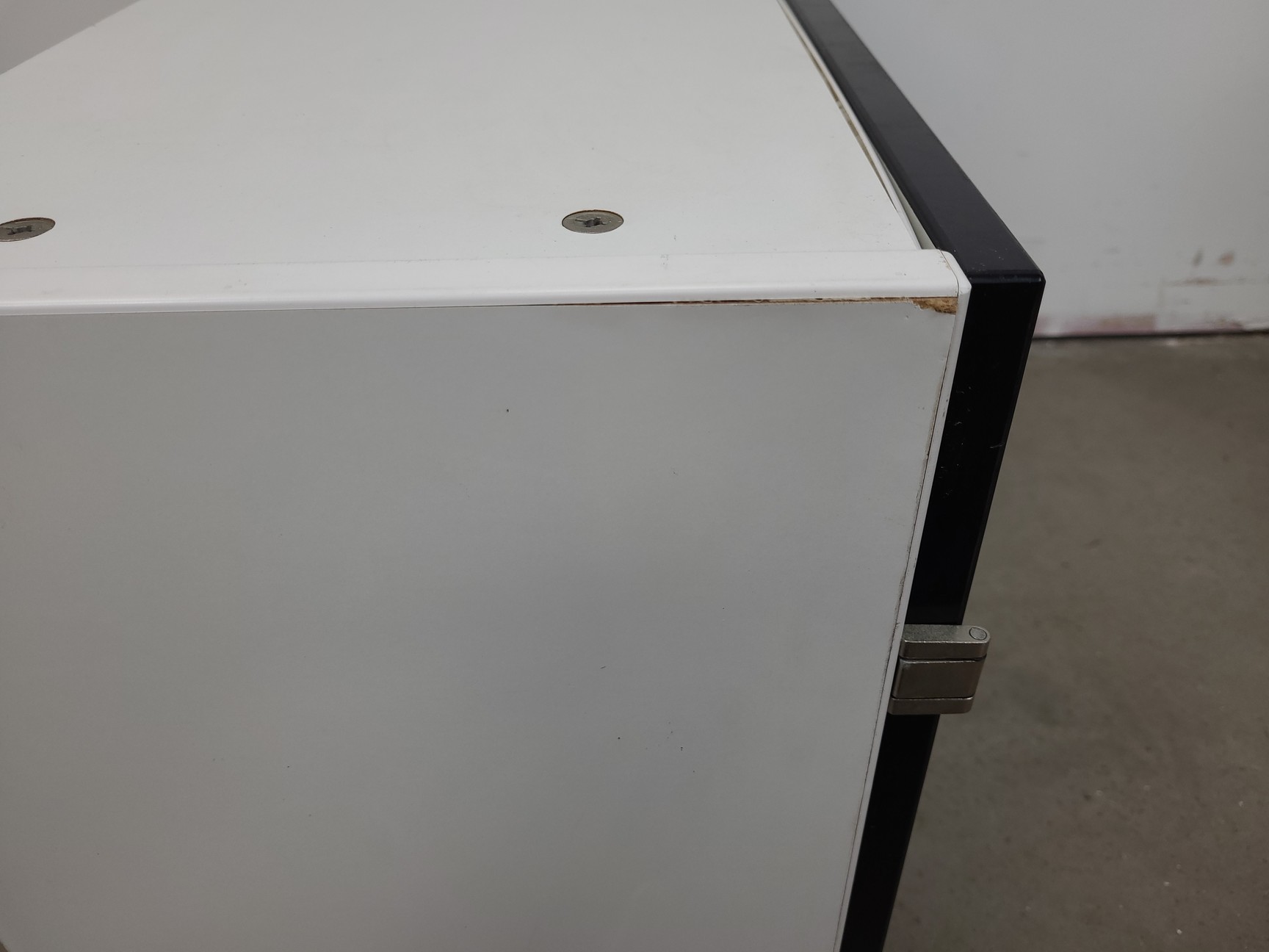 Image of 8 x Wall Mounted Double Door Laboratory Cupboards  L 100cm x W 34cm x H 60cm Lab