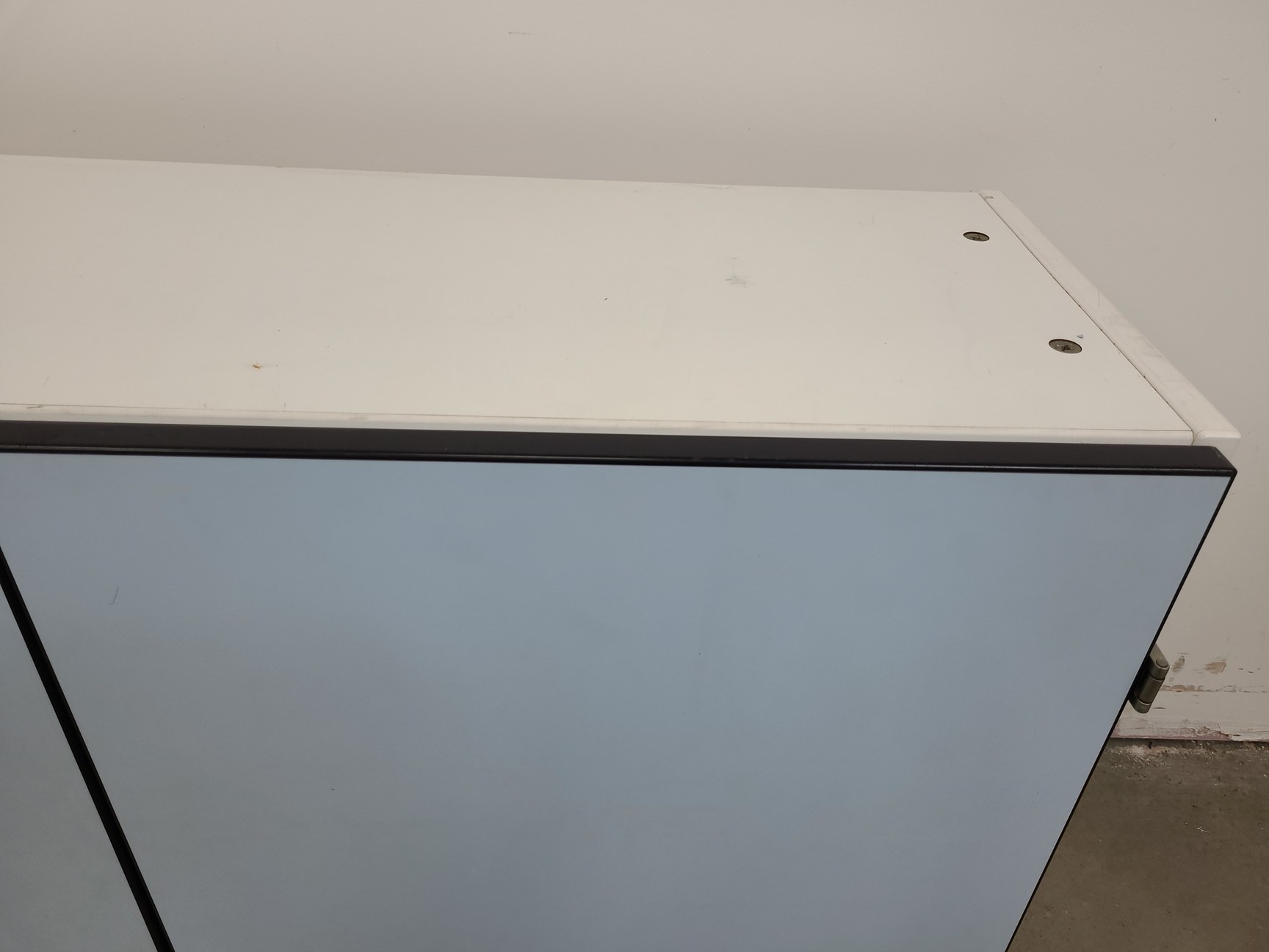 Image of 8 x Wall Mounted Double Door Laboratory Cupboards  L 100cm x W 34cm x H 60cm Lab