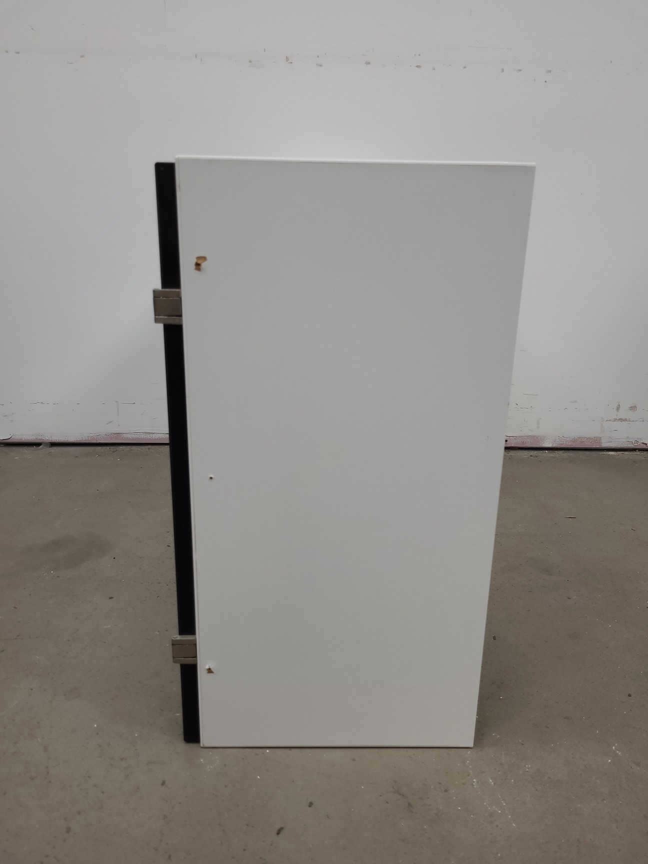 Image of 8 x Wall Mounted Double Door Laboratory Cupboards  L 100cm x W 34cm x H 60cm Lab