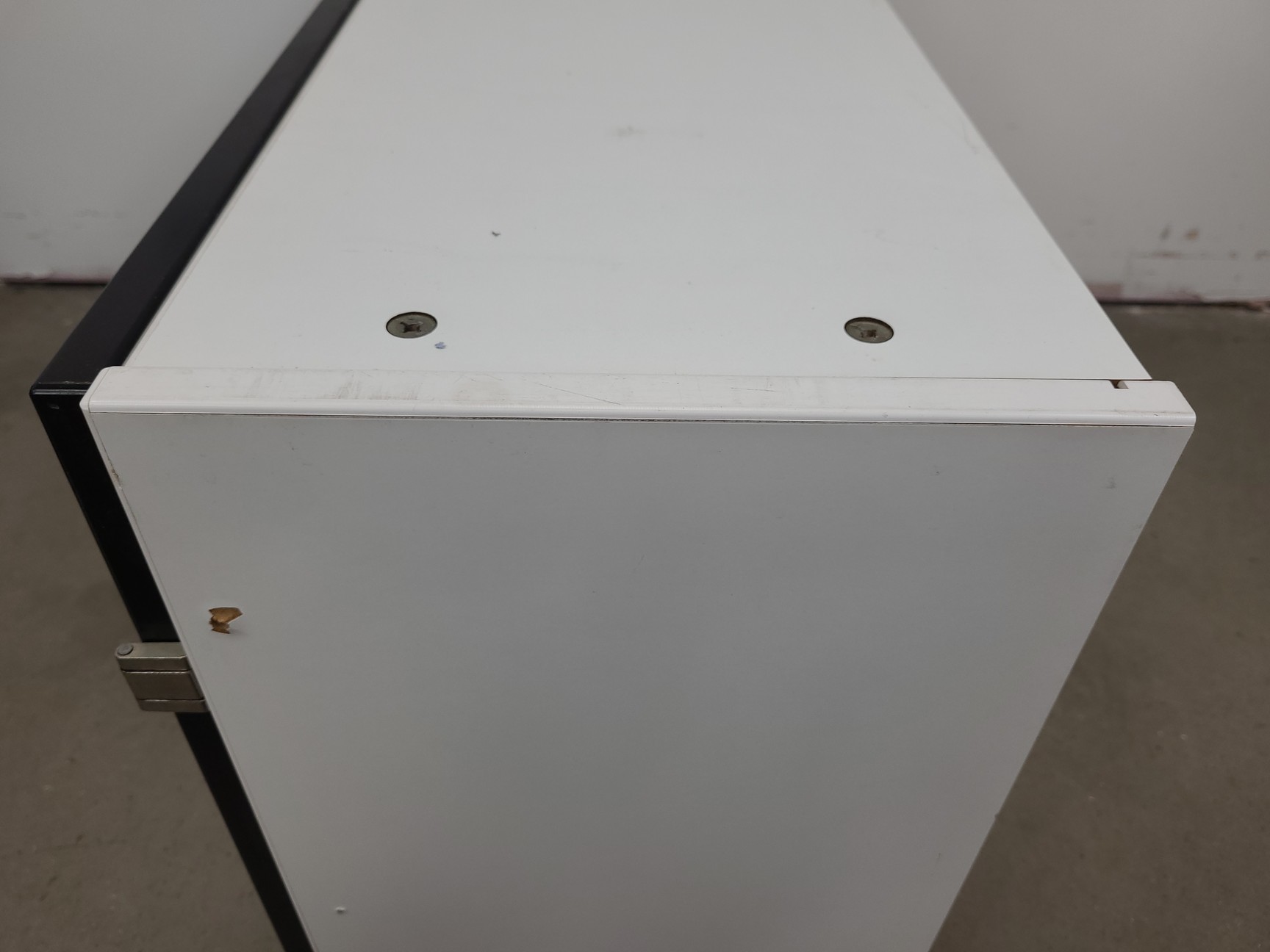 Image of 8 x Wall Mounted Double Door Laboratory Cupboards  L 100cm x W 34cm x H 60cm Lab