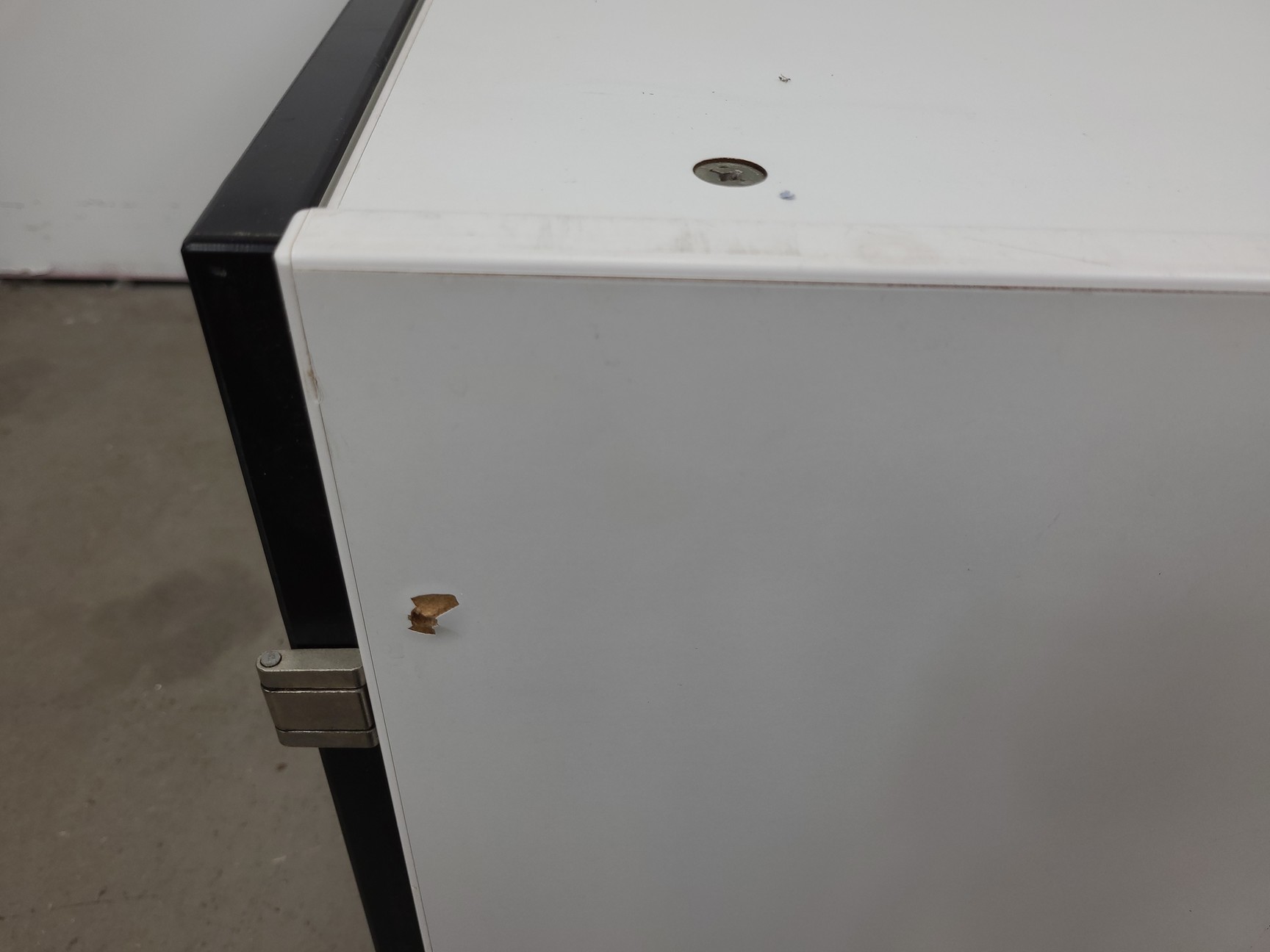 Image of 8 x Wall Mounted Double Door Laboratory Cupboards  L 100cm x W 34cm x H 60cm Lab
