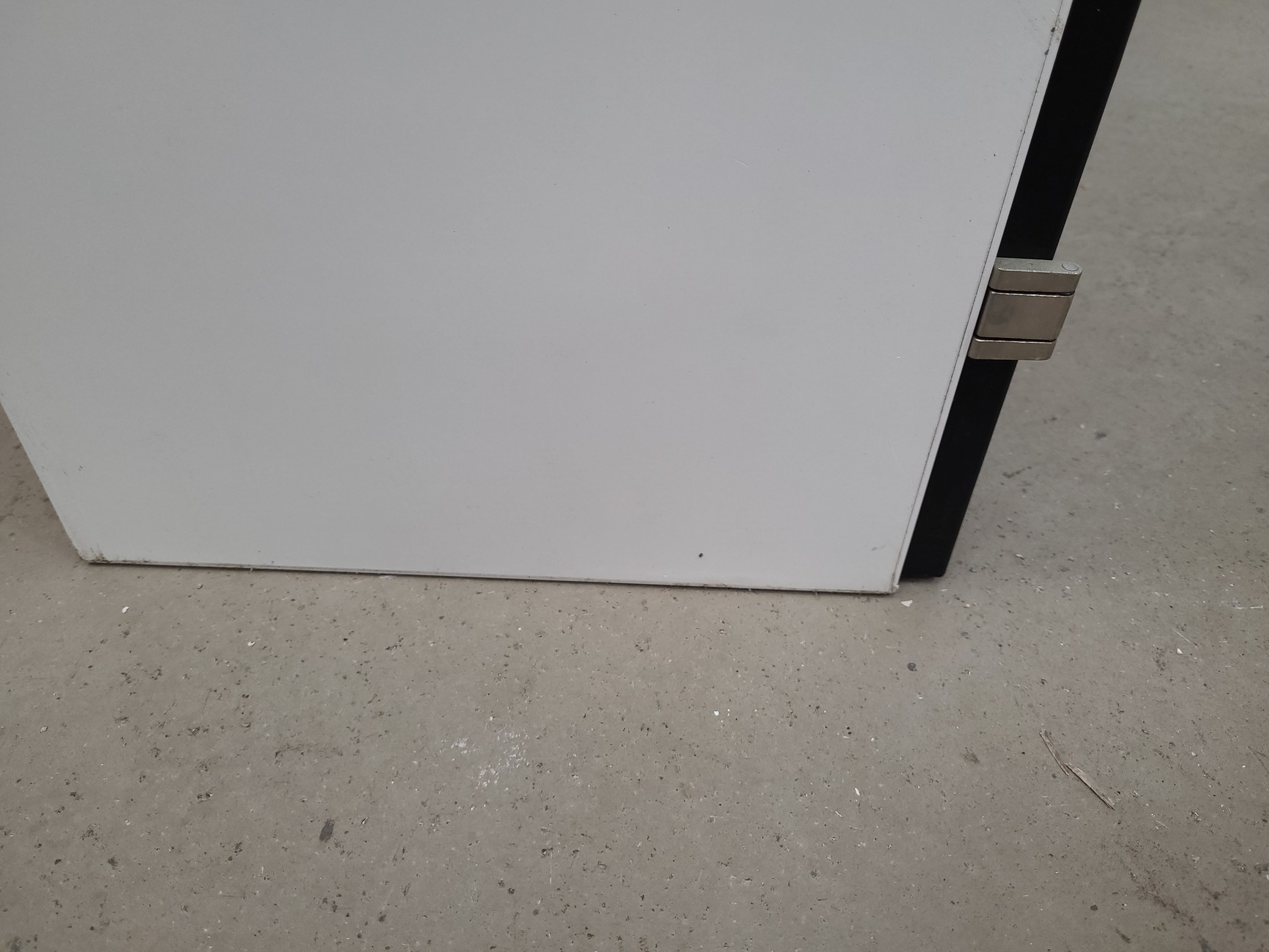 Image of 8 x Wall Mounted Double Door Laboratory Cupboards  L 100cm x W 34cm x H 60cm Lab