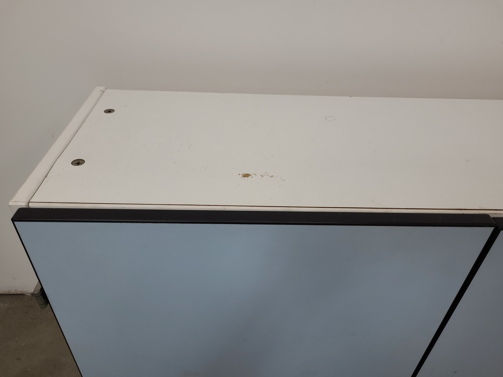 Image of 8 x Wall Mounted Double Door Laboratory Cupboards  L 100cm x W 34cm x H 60cm Lab