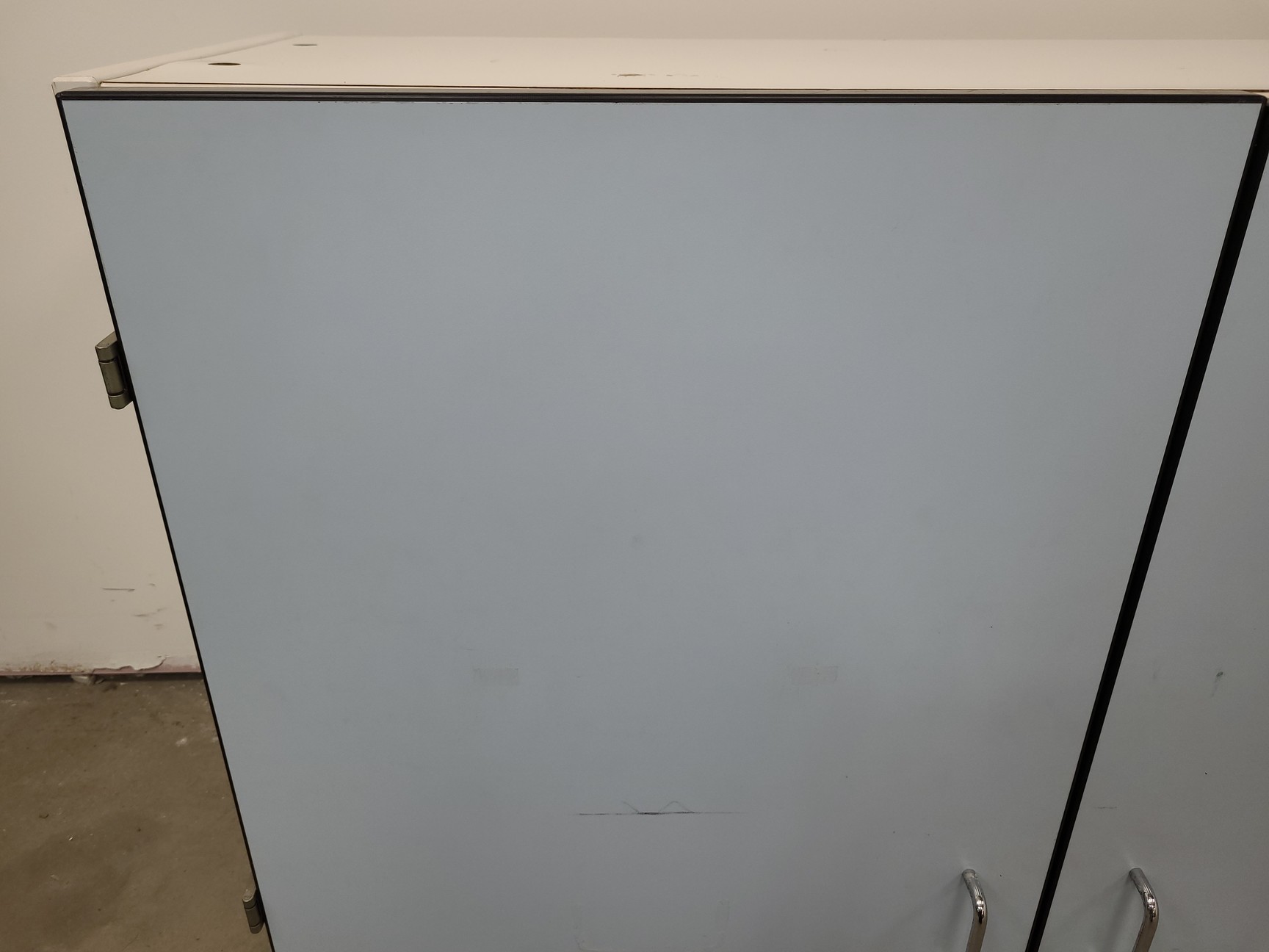 Image of 8 x Wall Mounted Double Door Laboratory Cupboards  L 100cm x W 34cm x H 60cm Lab