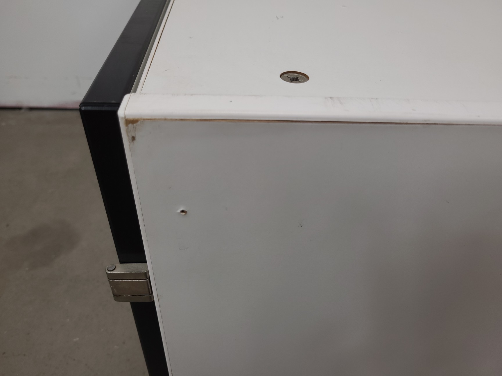 Image of 8 x Wall Mounted Double Door Laboratory Cupboards  L 100cm x W 34cm x H 60cm Lab