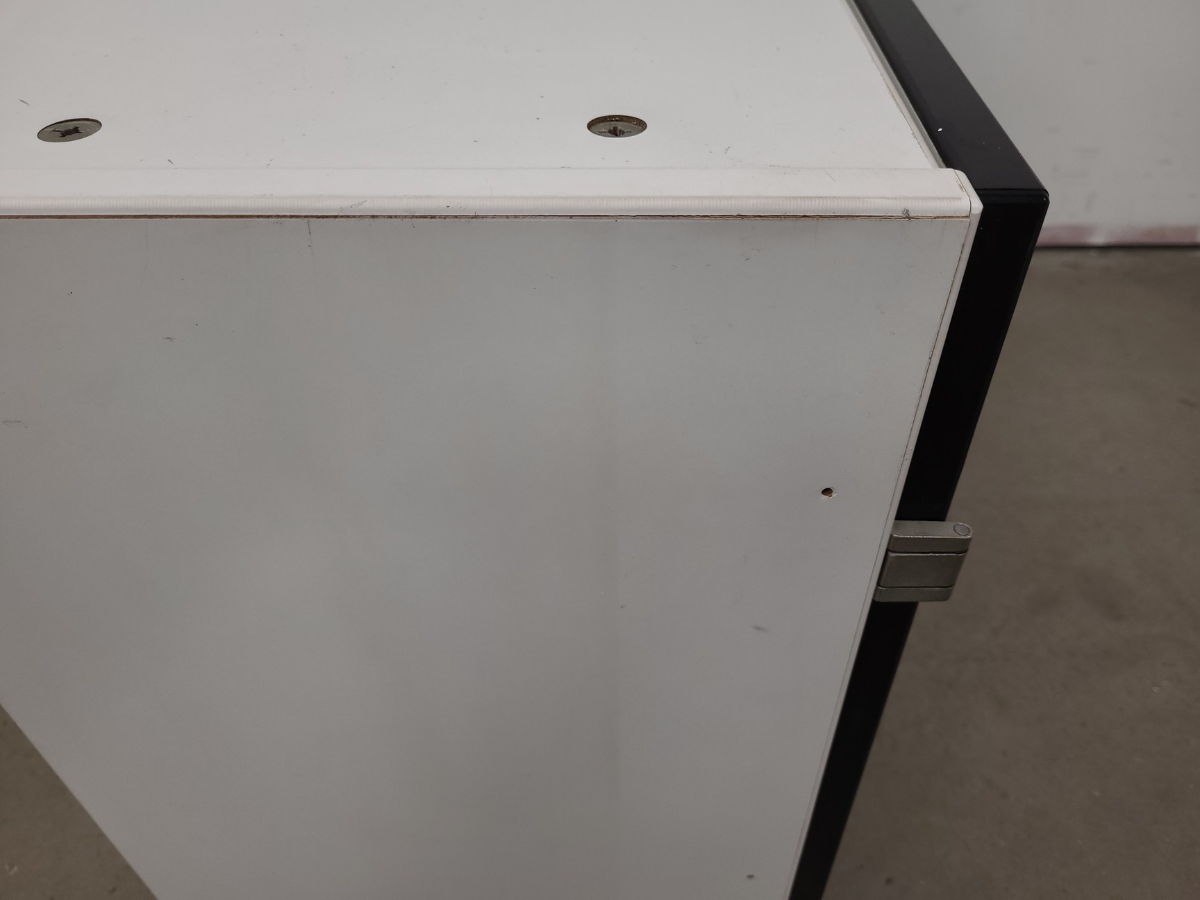 Image of 8 x Wall Mounted Double Door Laboratory Cupboards  L 100cm x W 34cm x H 60cm Lab