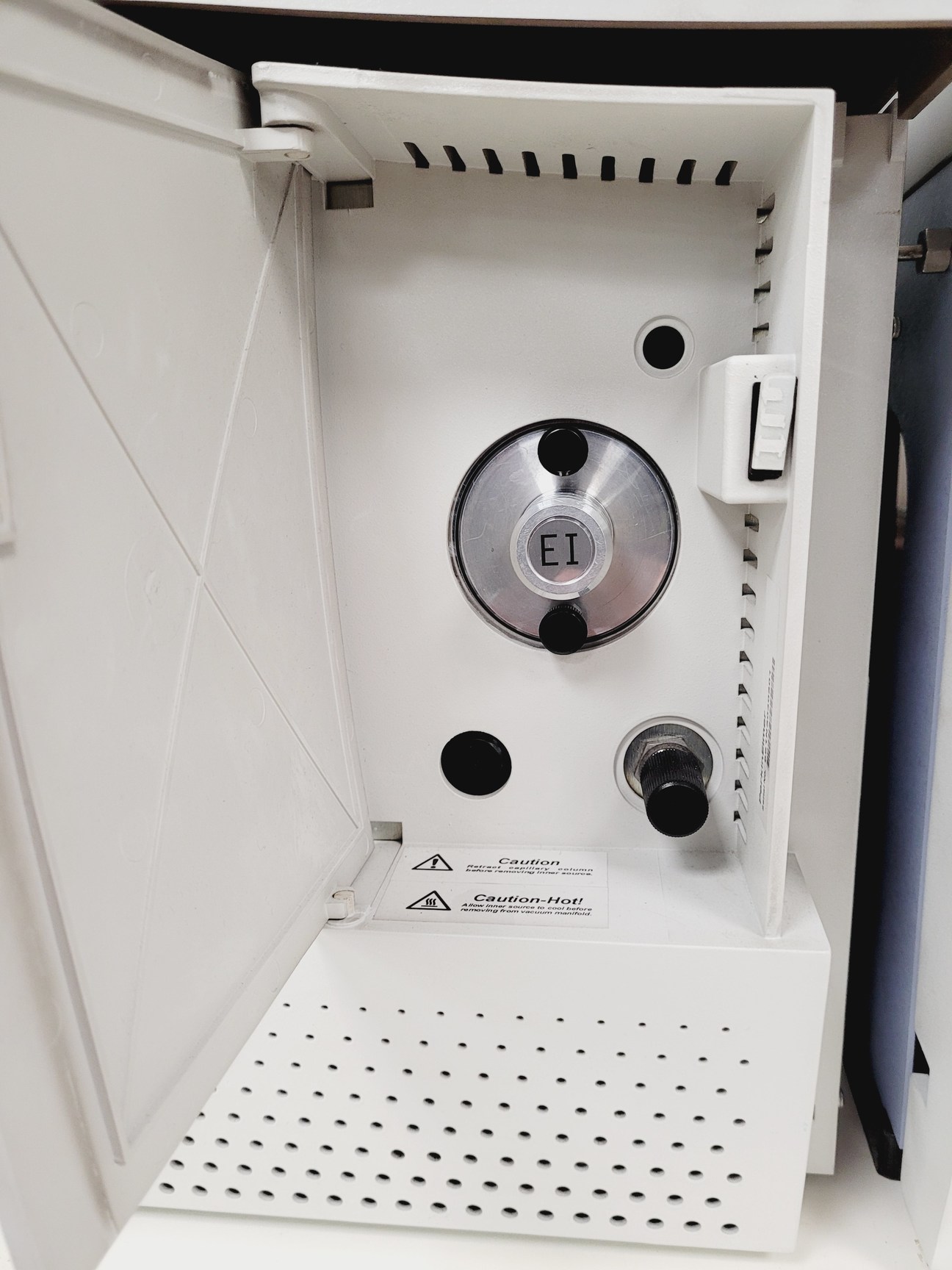 Image of Perkin Elmer Clarus 500 MS-GC Mass Spectrometer Gas Chromatograph System Faulty