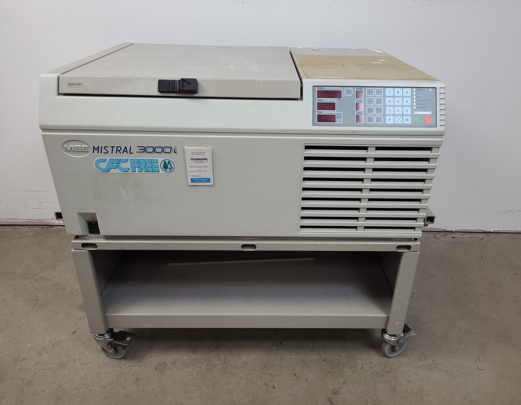 Image of Sanyo MSE Mistral 3000i Refrigerated Benchtop Centrifuge Lab