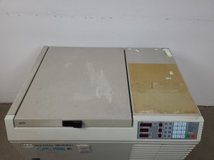 Thumbnail image of Sanyo MSE Mistral 3000i Refrigerated Benchtop Centrifuge Lab