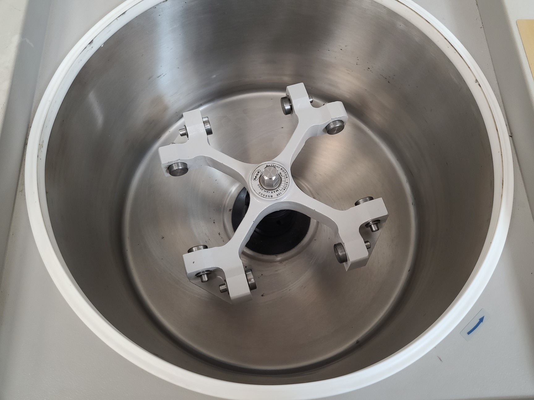 Image of Sanyo MSE Mistral 3000i Refrigerated Benchtop Centrifuge Lab