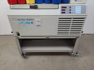 Thumbnail image of Sanyo MSE Mistral 3000i Refrigerated Benchtop Centrifuge Lab