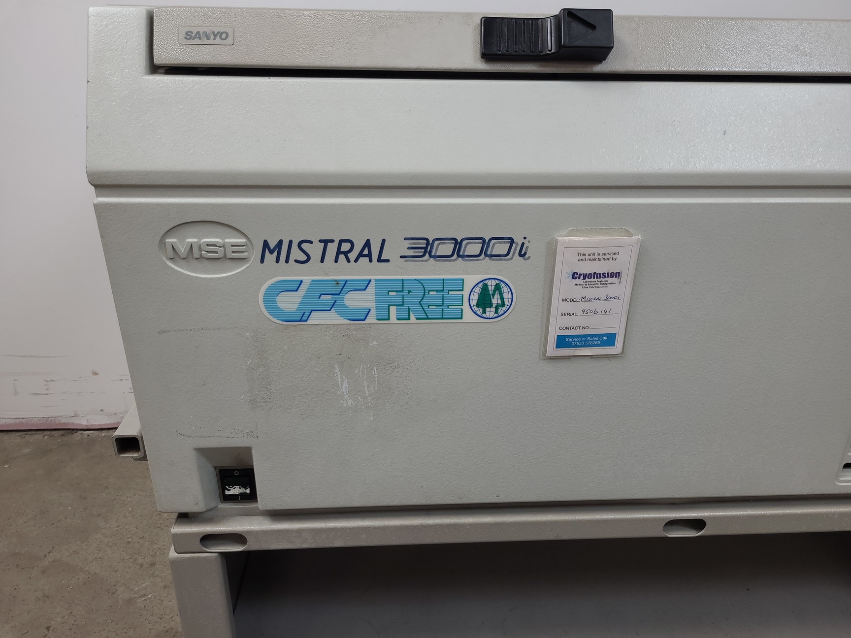 Image of Sanyo MSE Mistral 3000i Refrigerated Benchtop Centrifuge Lab