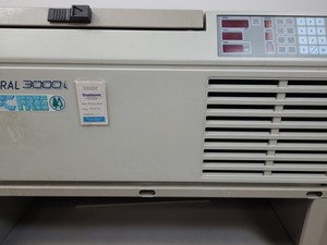 Thumbnail image of Sanyo MSE Mistral 3000i Refrigerated Benchtop Centrifuge Lab