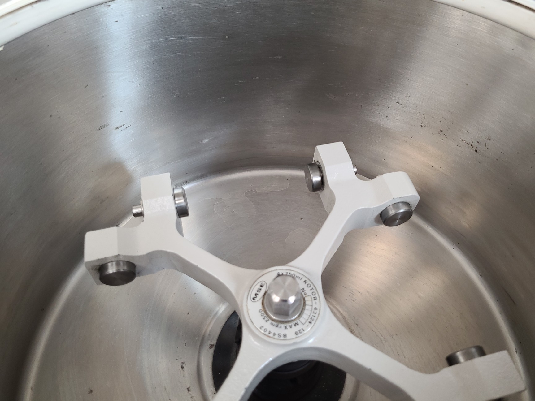Image of Sanyo MSE Mistral 3000i Refrigerated Benchtop Centrifuge Lab