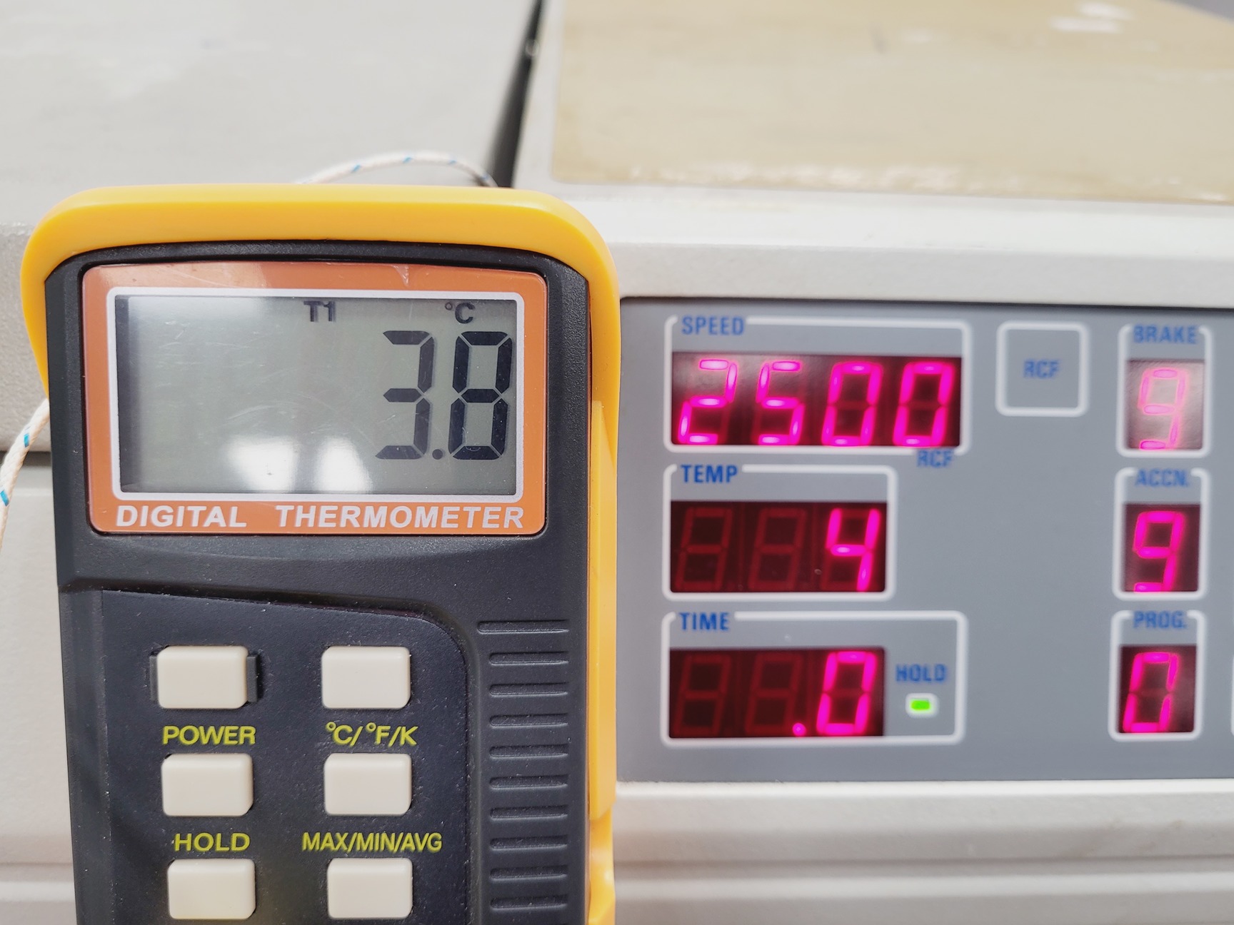 Image of Sanyo MSE Mistral 3000i Refrigerated Benchtop Centrifuge Lab