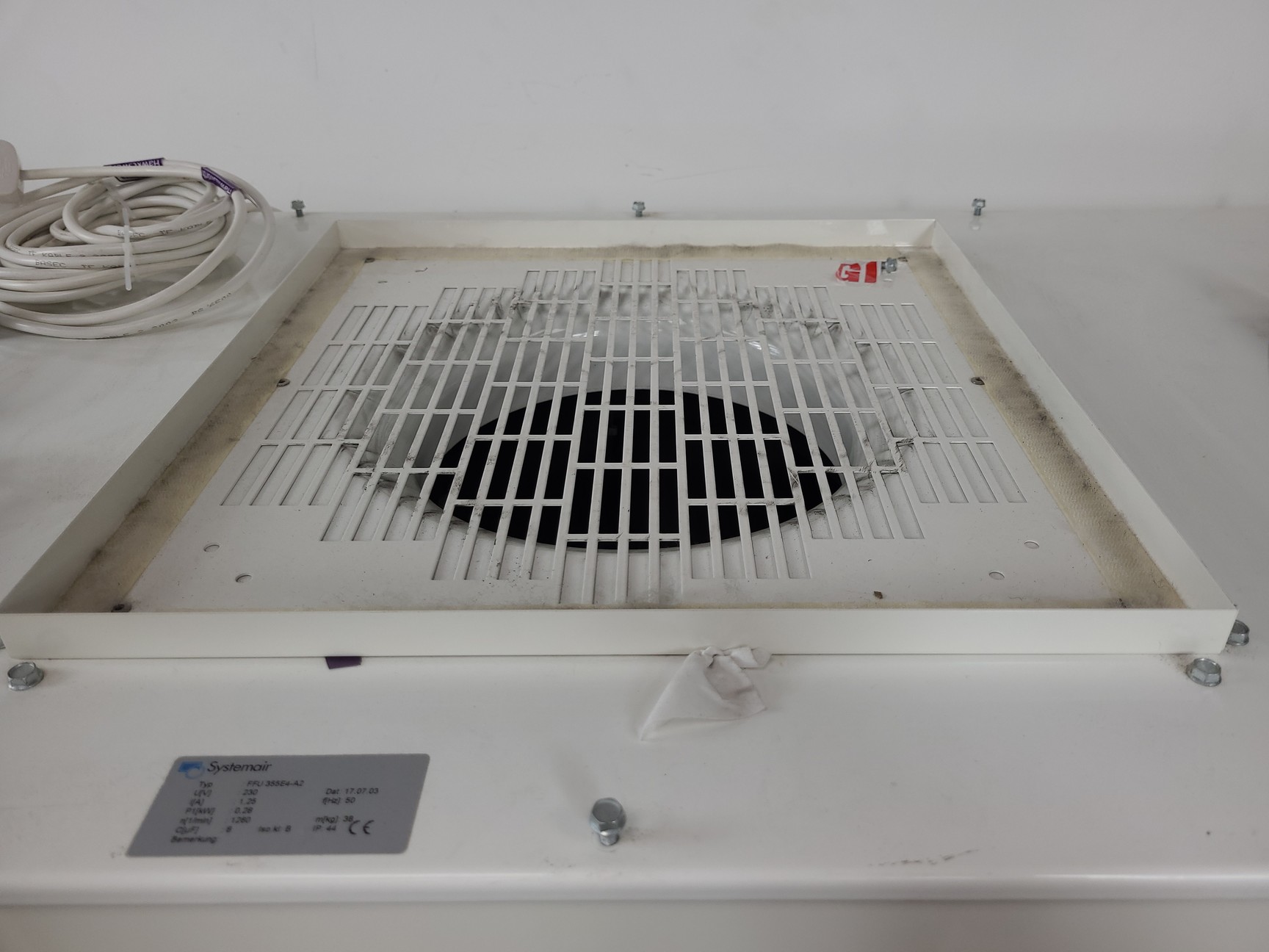 Image of Clean-Hood Series 1200 Laminar Flow Cabinet Lab