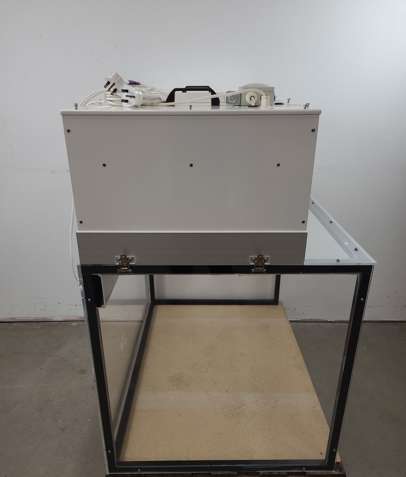 Image of Clean-Hood Series 1200 Laminar Flow Cabinet Lab