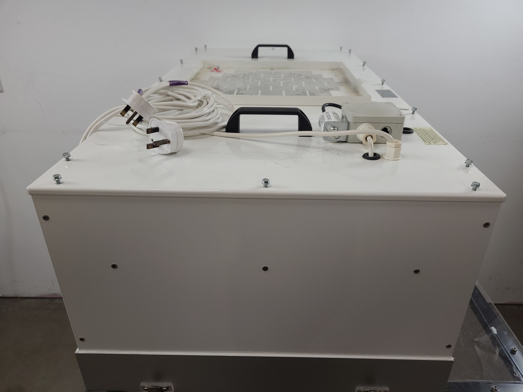 Image of Clean-Hood Series 1200 Laminar Flow Cabinet Lab
