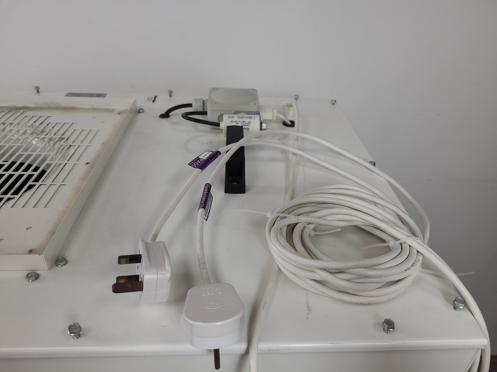 Image of Clean-Hood Series 1200 Laminar Flow Cabinet Lab