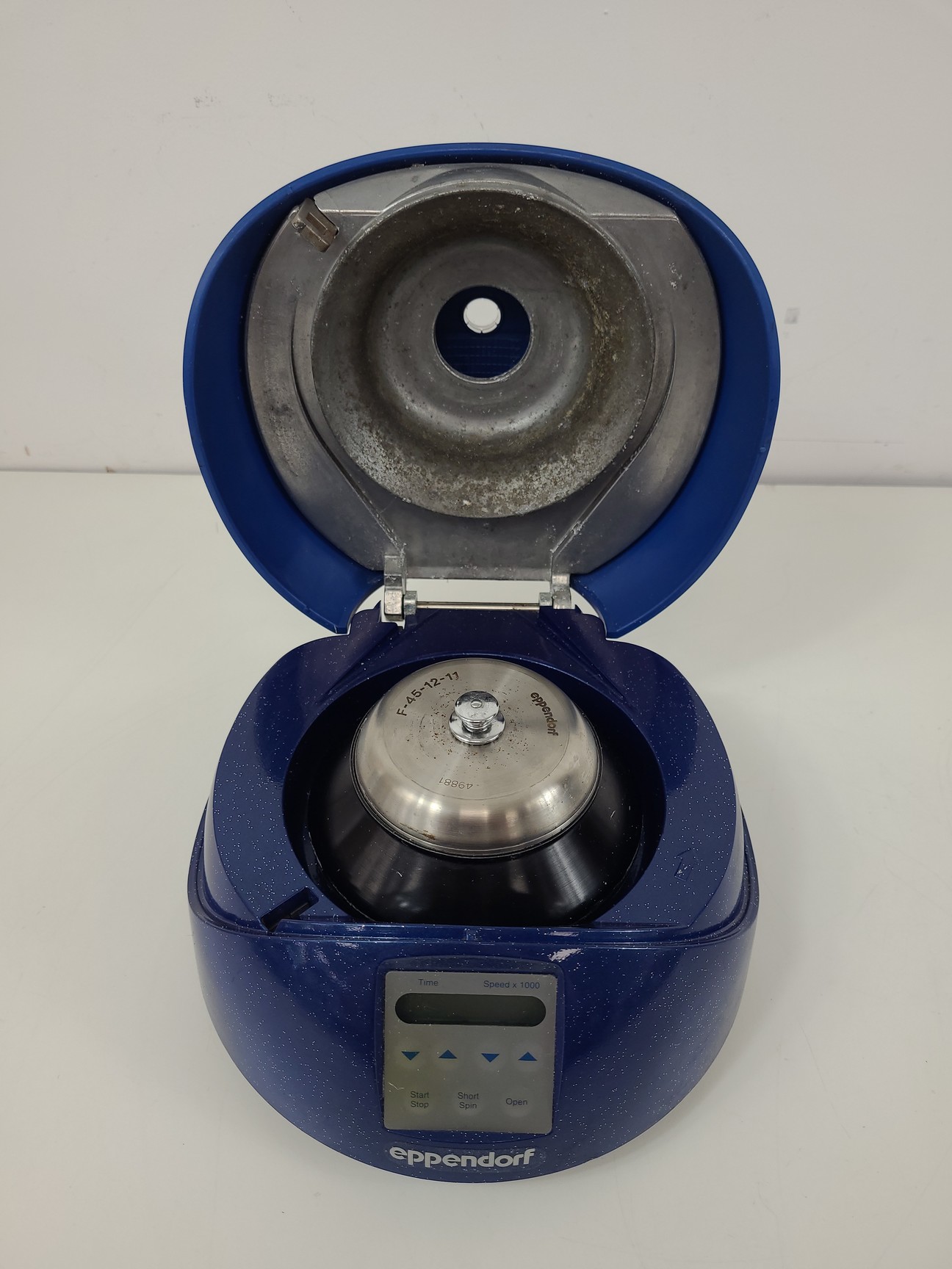 Image of Eppendorf miniSpin plus Galaxy Edition Micro Benchtop Laboratory Centrifuge Lab