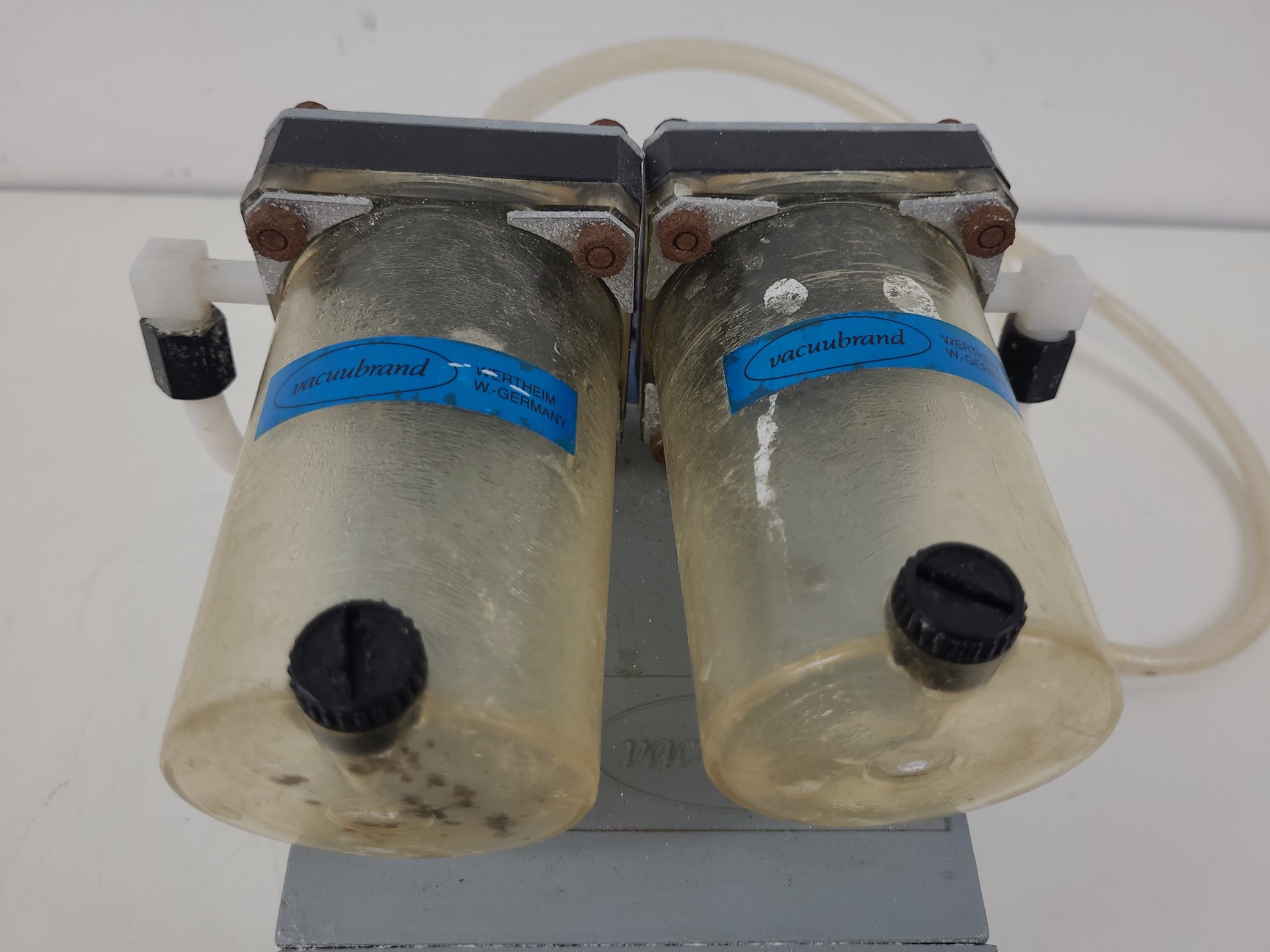 Image of Vacuubrand MZ2C/2,4 Diaphragm Pump with Tanks Lab Spares/Repairs