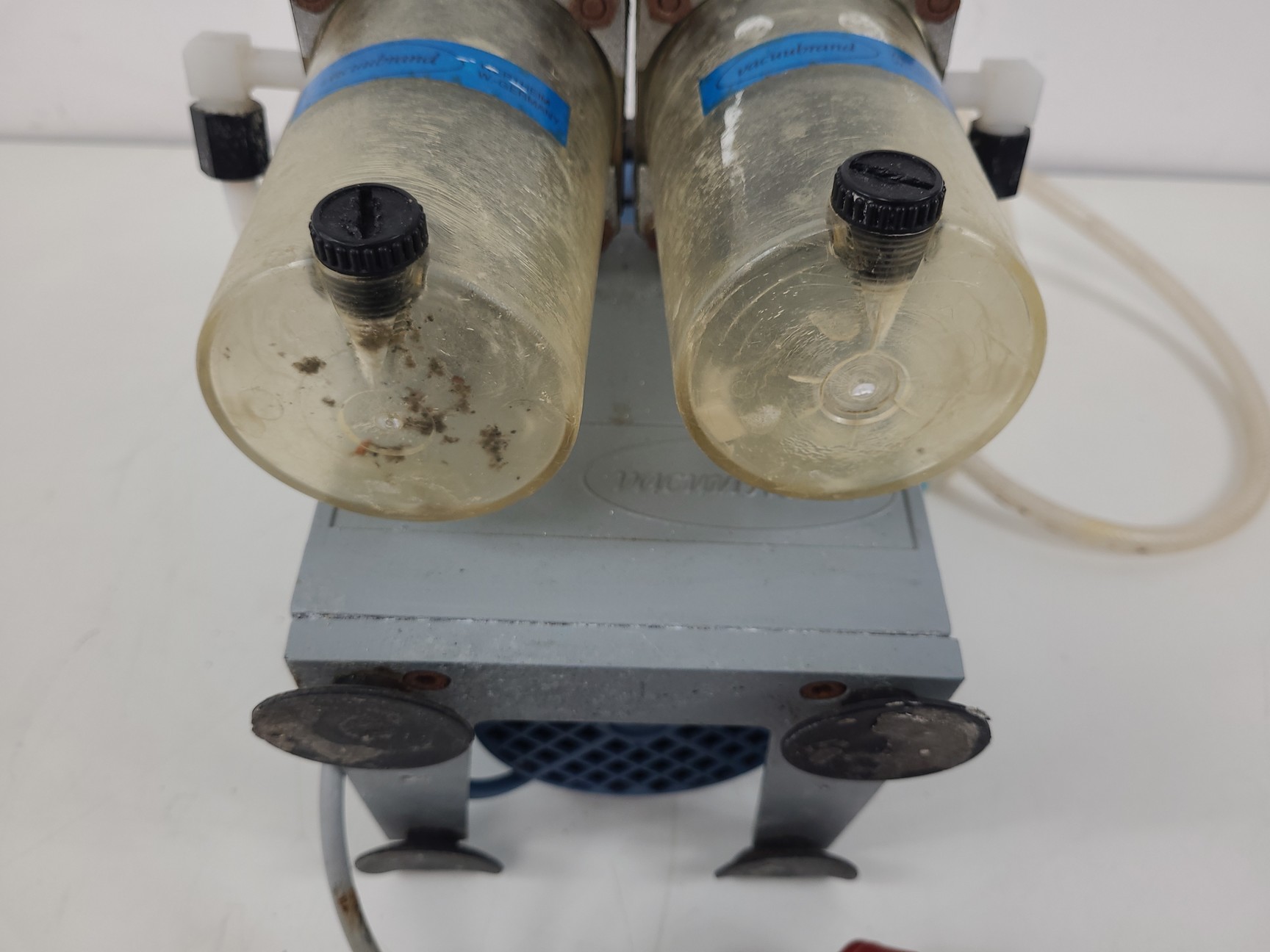 Image of Vacuubrand MZ2C/2,4 Diaphragm Pump with Tanks Lab Spares/Repairs