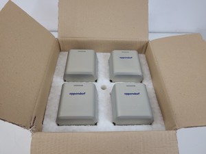 Thumbnail image of 4x Eppendorf Square Centrifuge Buckets  05/11 780 g Max Load Lab