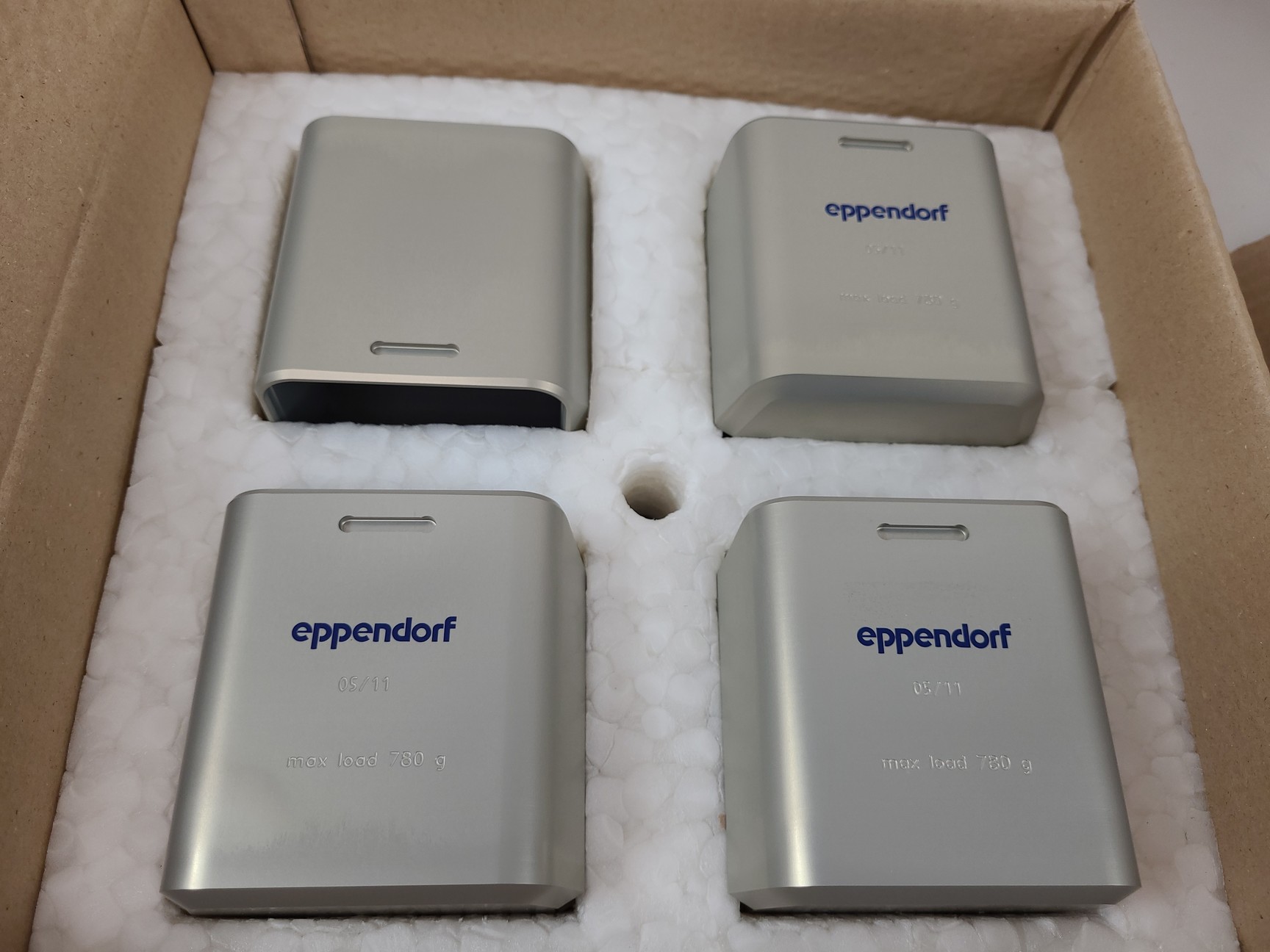 4x Eppendorf Square Centrifuge Buckets 05/11 780 g Max Load Lab