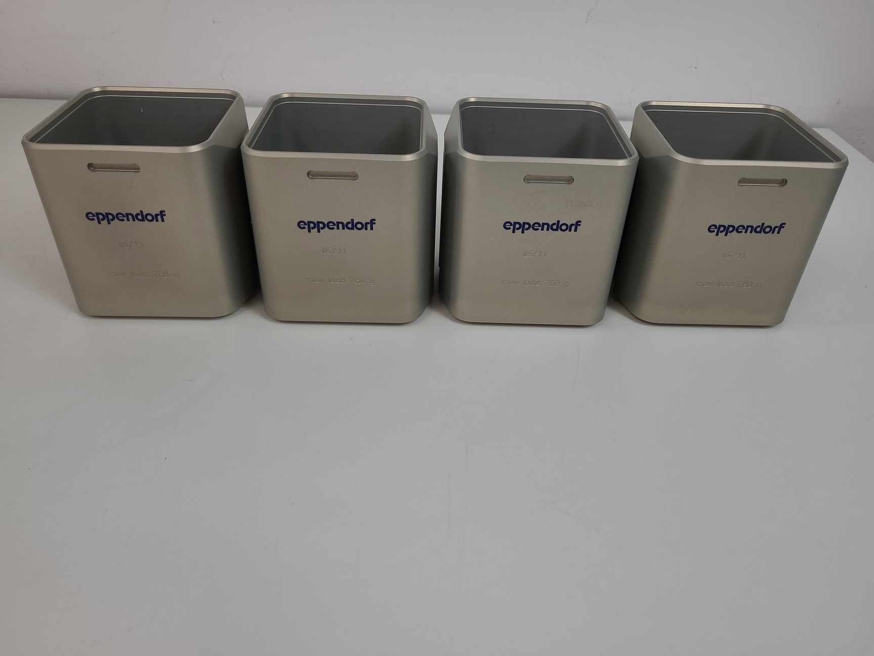 Image of 4x Eppendorf Square Centrifuge Buckets  05/11 780 g Max Load Lab