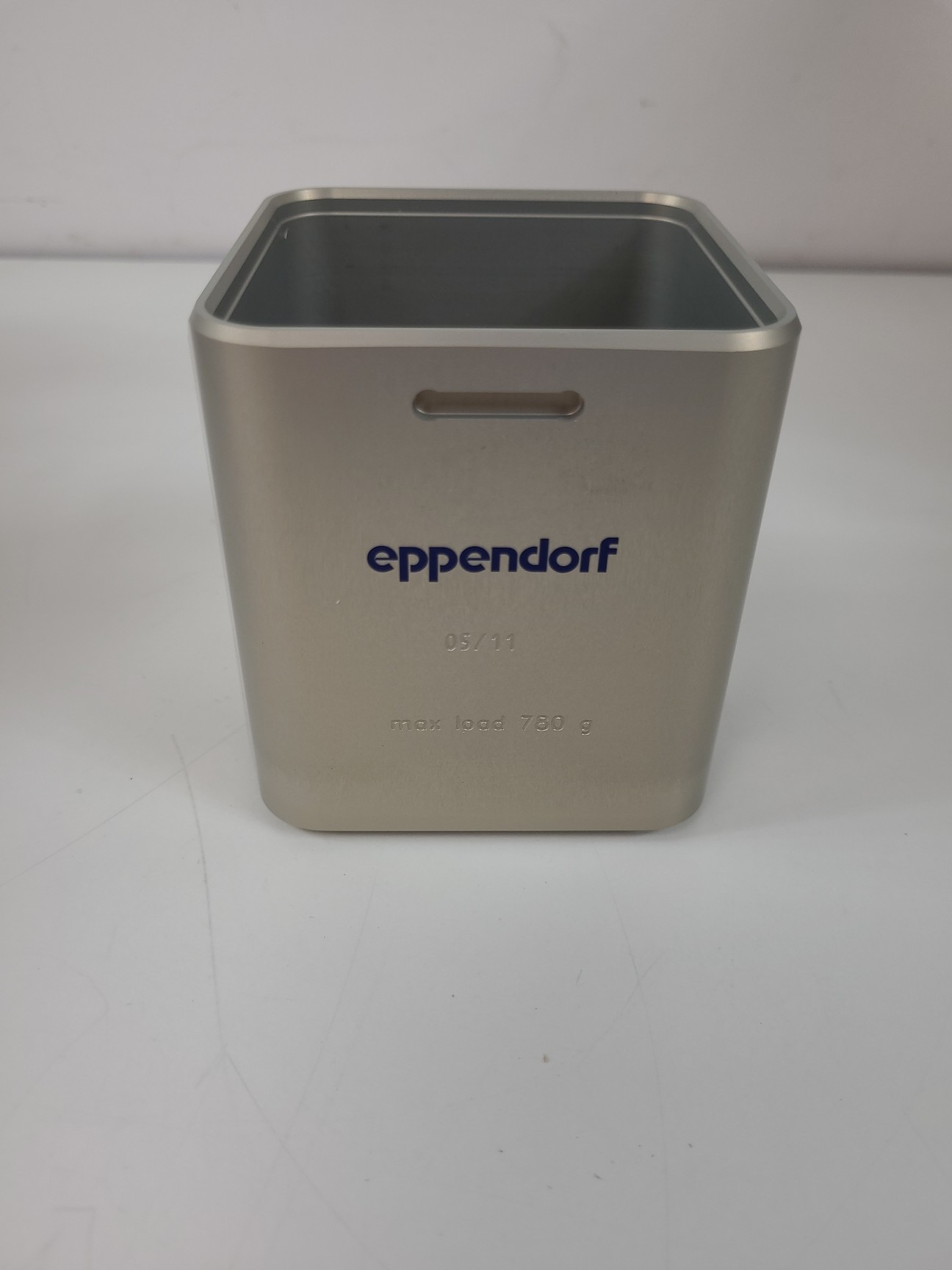 Image of 4x Eppendorf Square Centrifuge Buckets  05/11 780 g Max Load Lab