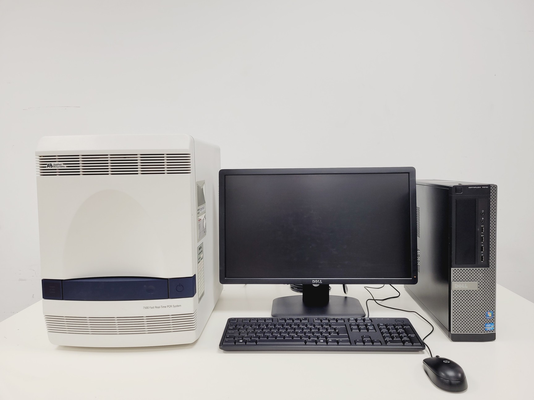 Image of Applied Biosystems 7500 Fast Real-Time PCR System with PC & Software Lab