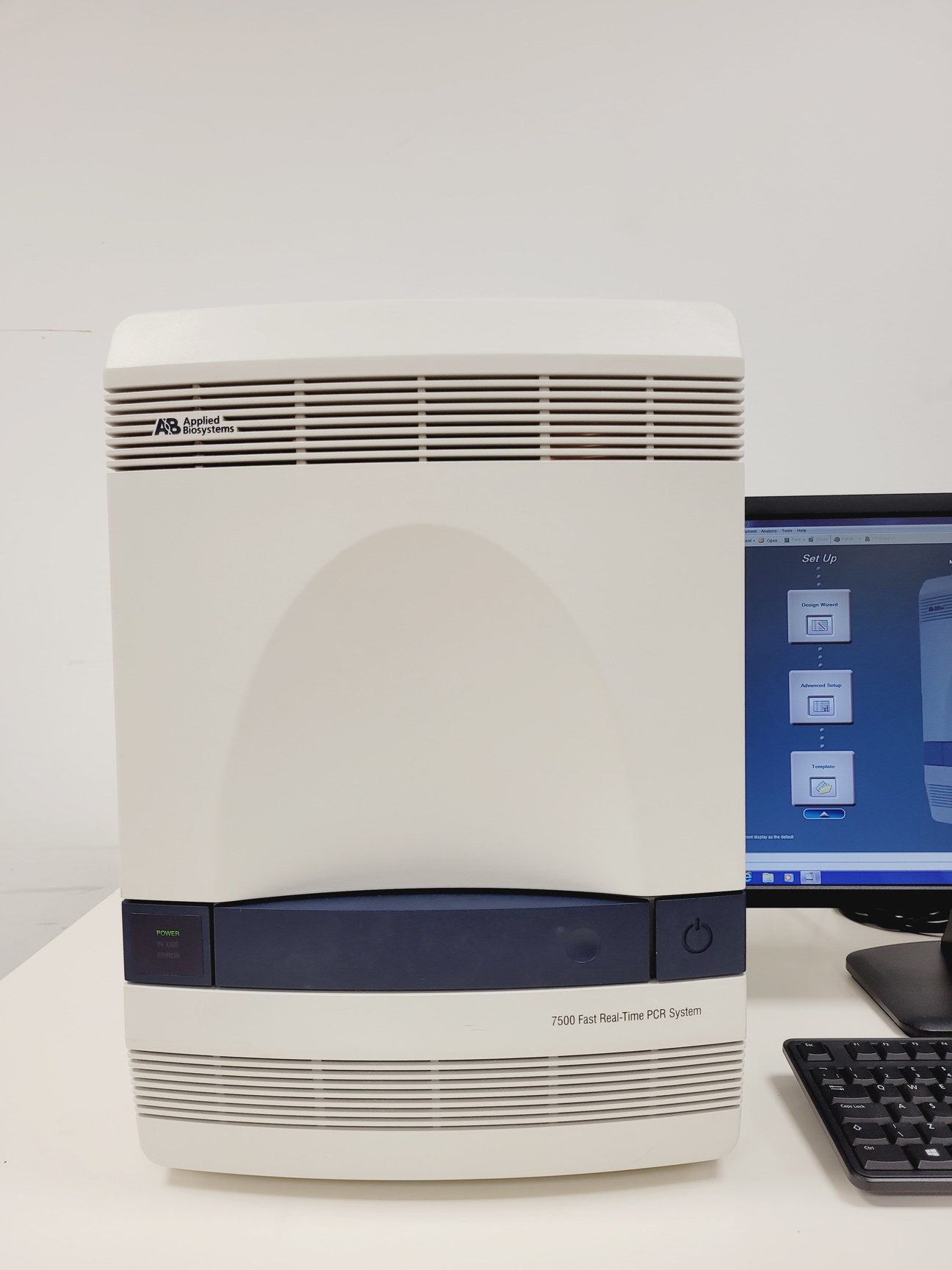 Image of Applied Biosystems 7500 Fast Real-Time PCR System with PC & Software Lab