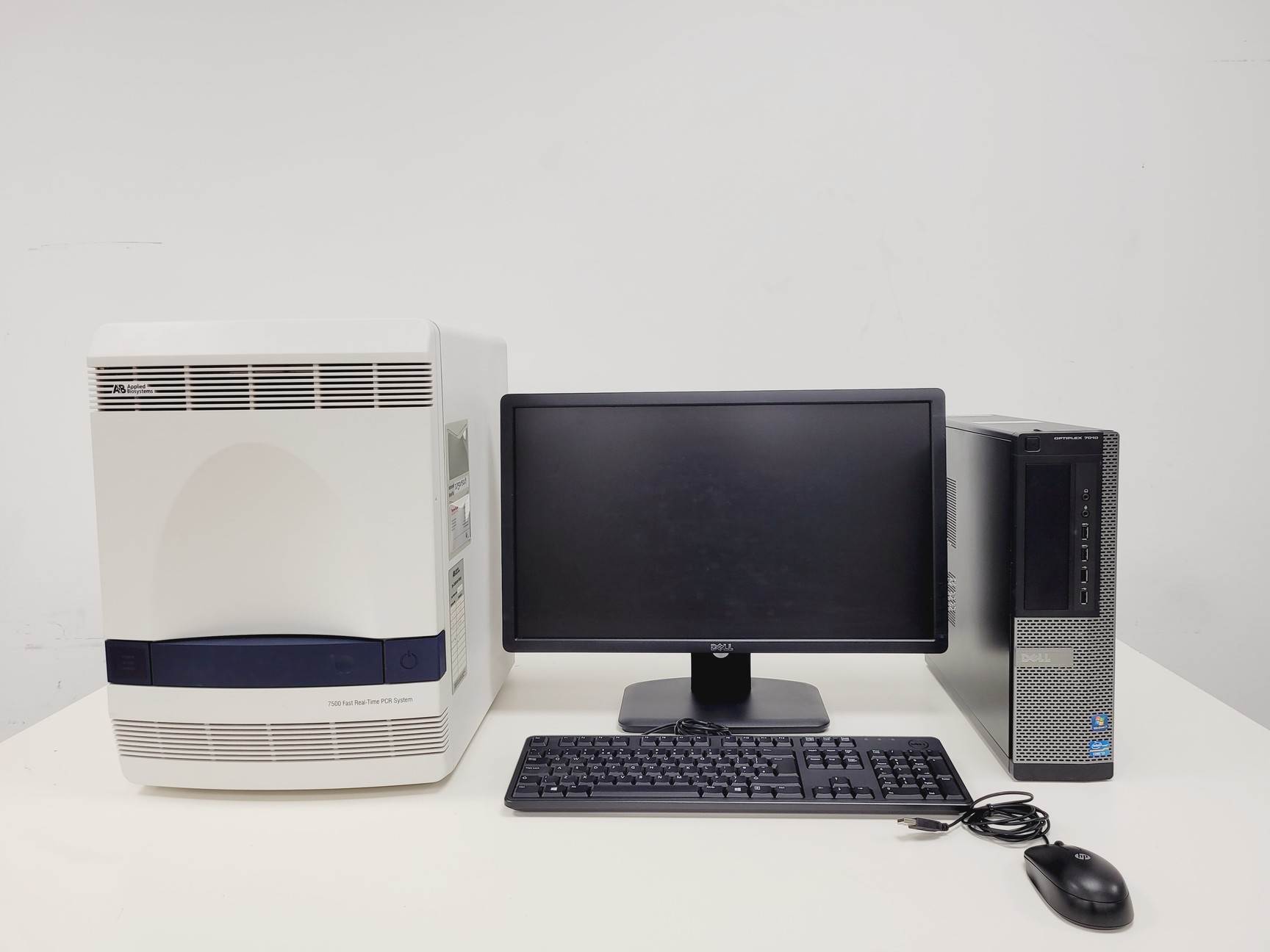 Image of Applied Biosystems 7500 Fast Real-Time PCR System with PC & Software Lab