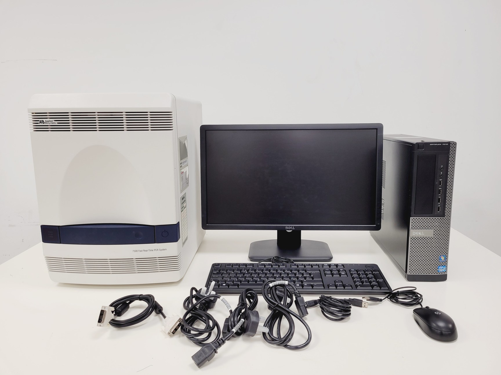 Image of Applied Biosystems 7500 Fast Real-Time PCR System with PC & Software Lab