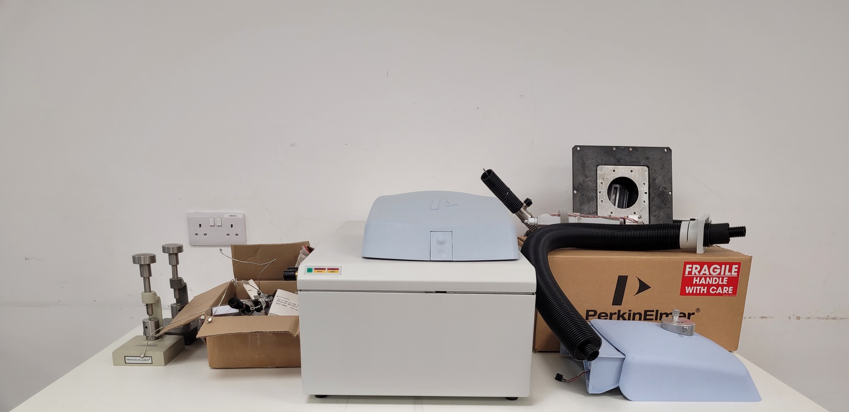 Image of Perkin Elmer Diamond DSC Differential Scanning Calorimeter Part no: N5360021 Lab