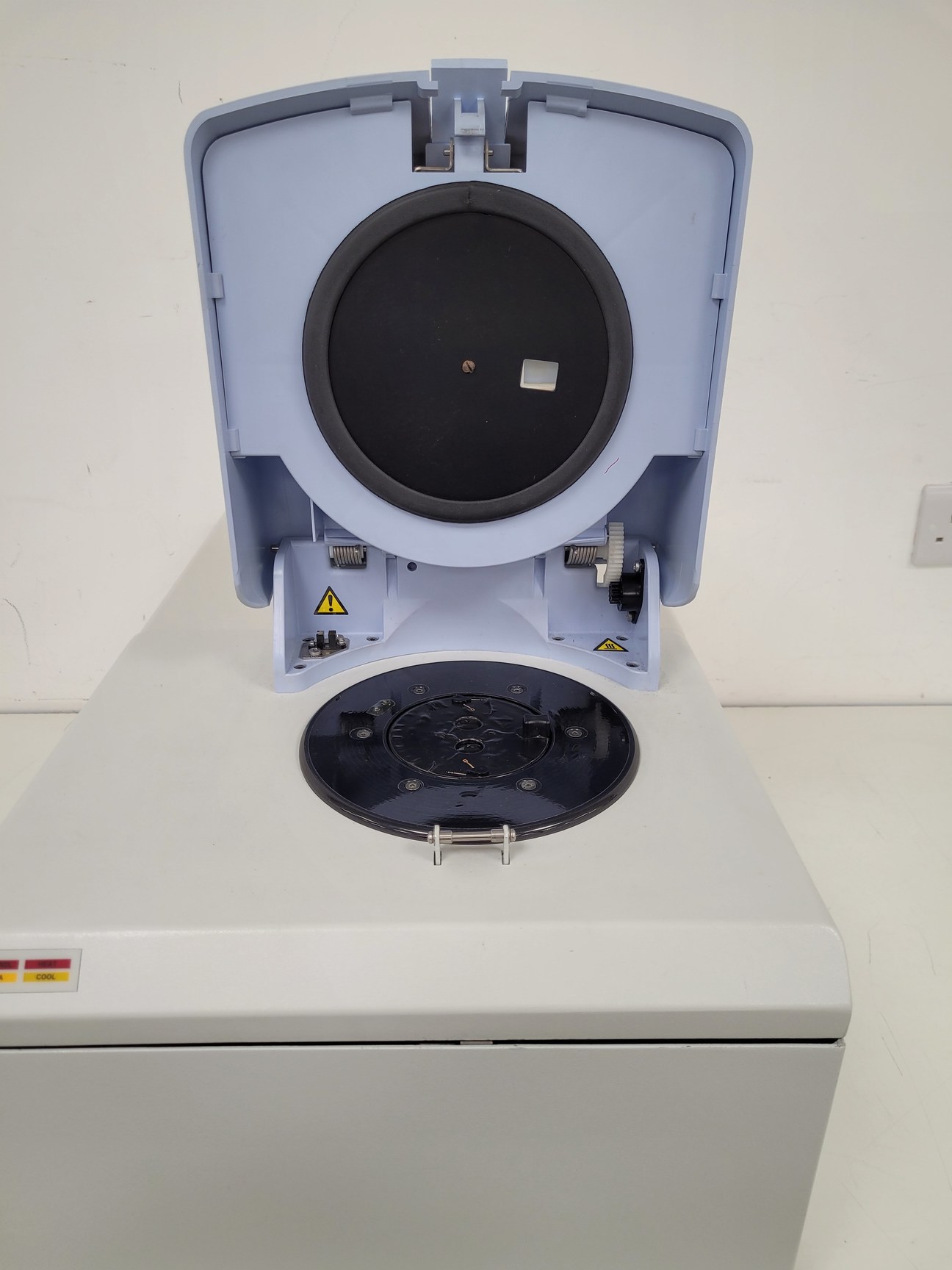 Image of Perkin Elmer Diamond DSC Differential Scanning Calorimeter Part no: N5360021 Lab