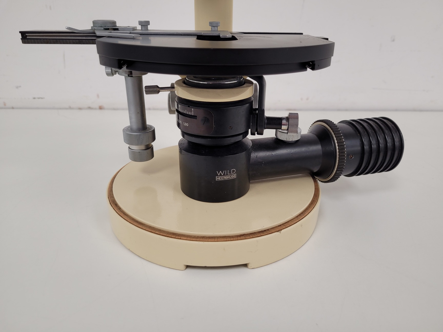 Image of Wild Heerbrugg Switzerland Microscope M11-60289  36633 & Accessories Lab