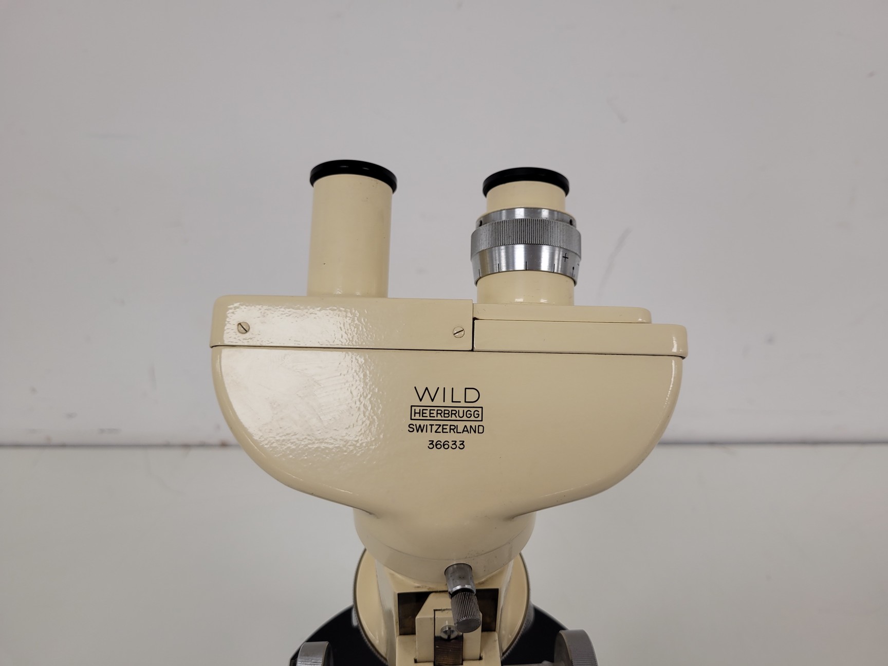 Image of Wild Heerbrugg Switzerland Microscope M11-60289  36633 & Accessories Lab