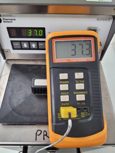 Thumbnail image of Pharmacia Biotech MultiTemp III Chiller Circulating Water Bath Lab