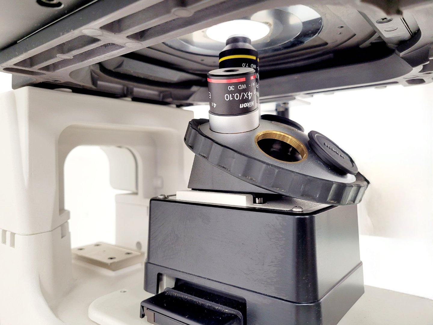 Image of Nikon Eclipse TE200 Inverted Microscope & Power Supply Lab